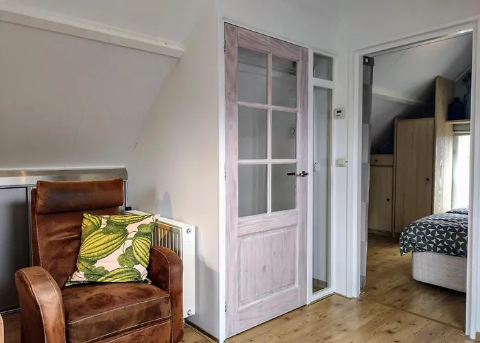 Studio 88 Bed By The Sea